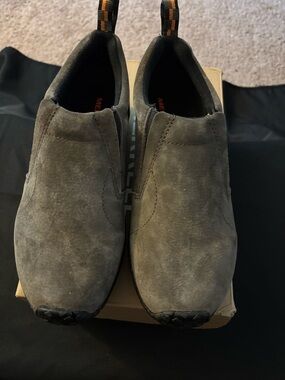 Merrell Men's Slip-On Suede Loafers in Gunsmoke
Men’s 8